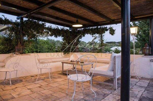 Ostuni – herrliches Areal mit Trulli und Pool