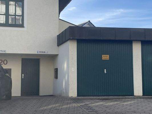 Garage und Außenstellplätze