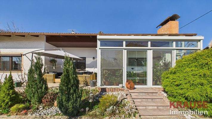 Terrasse mit Wintergarten