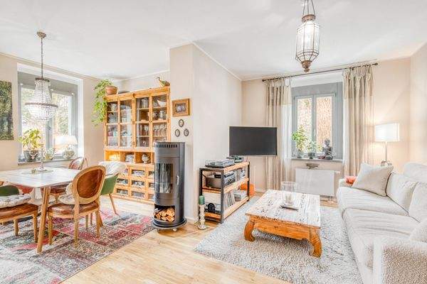 Wohnbereich mit Terrassenblick