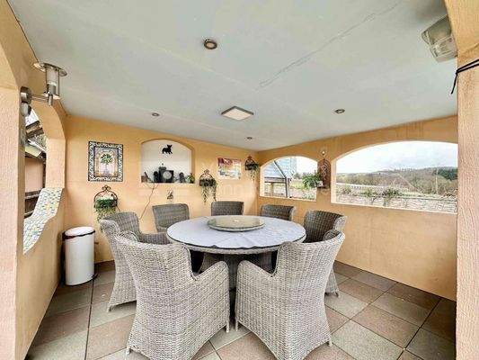 Terrasse und Aussicht 