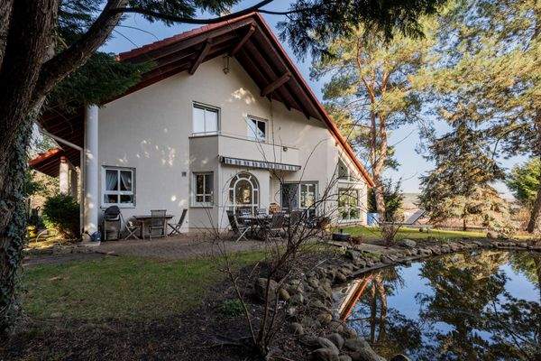 Terrassenseite mit direktem Zugang zum Garten