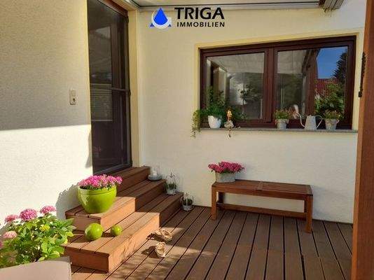 Blick von der Terrasse auf Esszimmer 