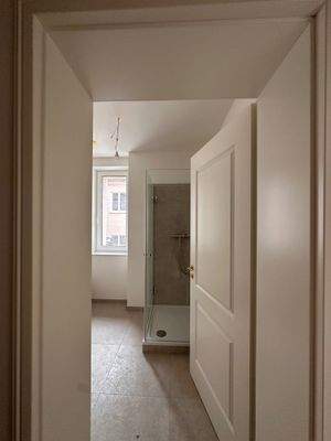 1. Bad mit Tageslicht 