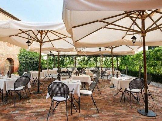 Luxushotel in Sinalunga Stadt