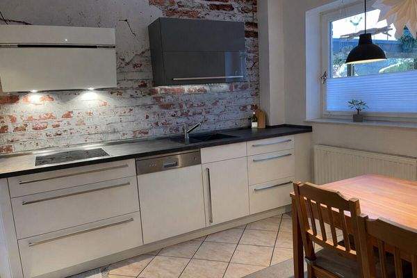 Küche mit Einbauküche