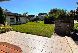 Terrasse mit Gartenblick