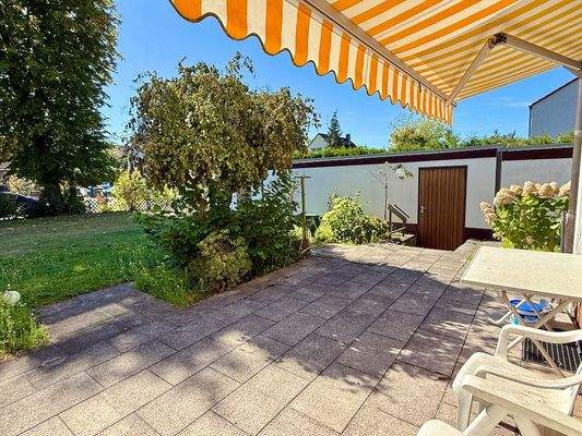 Terrasse mit Markise Südseite