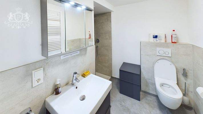 CAM01984G0-PR0443-STILL003