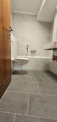 Badezimmer mit Badewanne