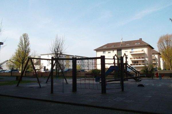 11 Spielplatz