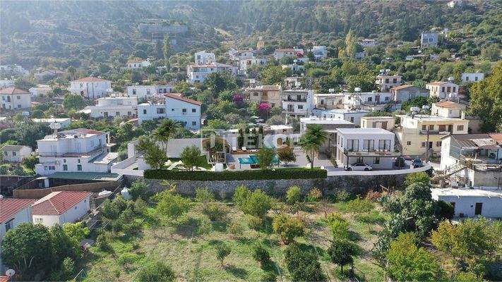 Traditional Stone Arch Villa with Sea View in Lapta