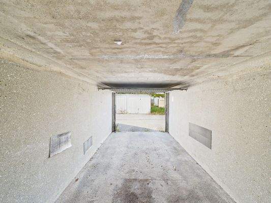 Garage innen  