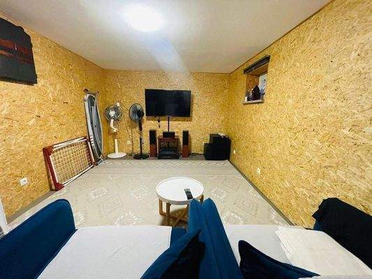 Fernsehraum im Souterrain