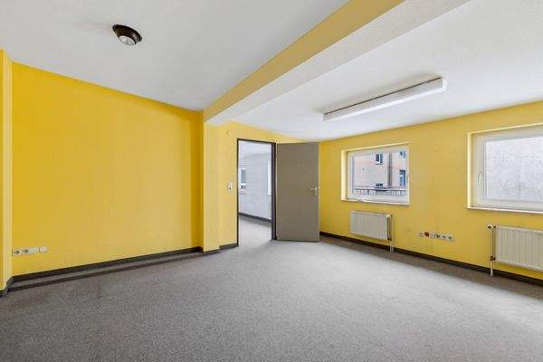 Ladenlokal rechts OG