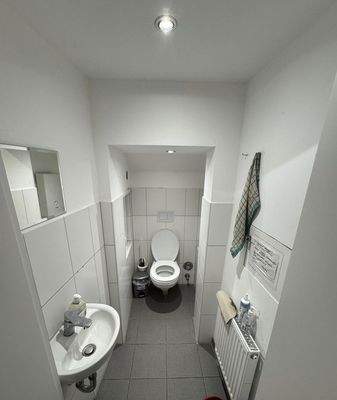 Laden - innen / Toilette