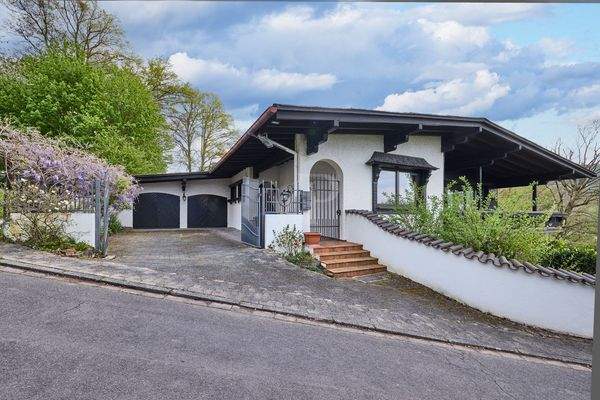 Seitansicht & Garage