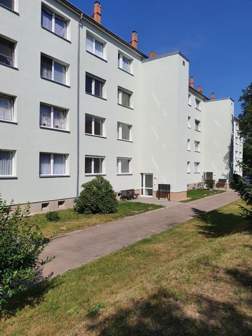 2- Raum-Wohnung, 1. Etage mit Balkon und Aufzug in zentraler Lage