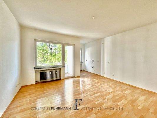 Wohnzimmer Whg. 6  mit Zugang zum Balkon