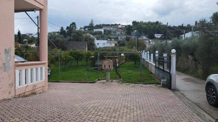 MIT VIDEO: Kreta, Neo Chorio: Zwei- Apartmentshaus zu verkaufen