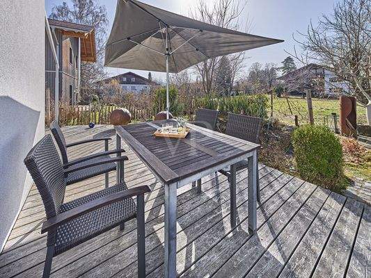 Terrasse mit Blick ins Grüne