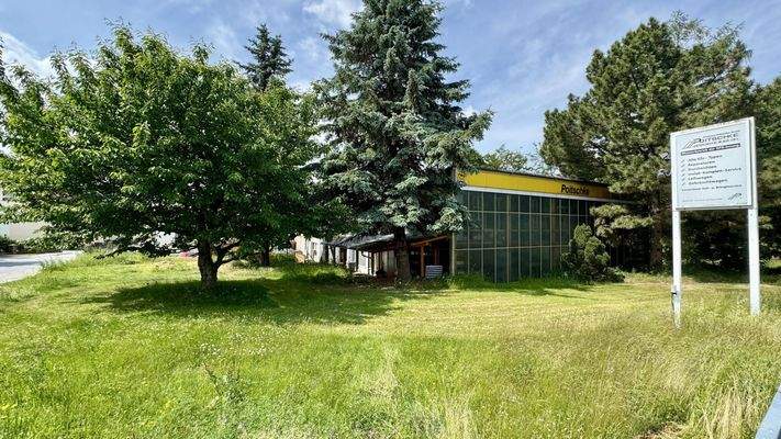 Grundstück mit Halle