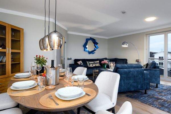 offener Wohn- & Essbereich