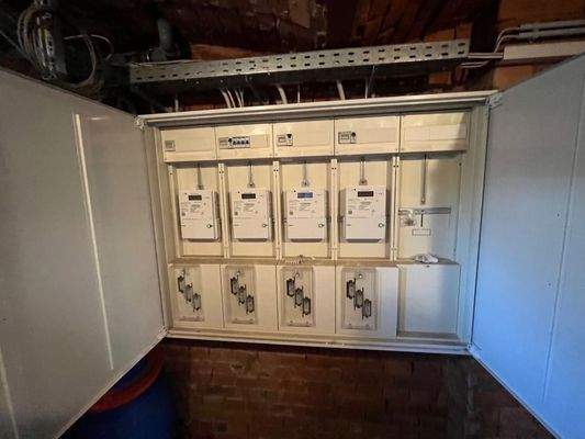 004020156800_302_355_28082025225122257