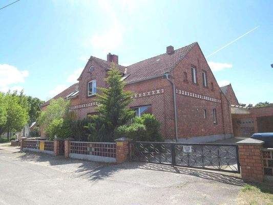 Nordost Grundstückszufahrt