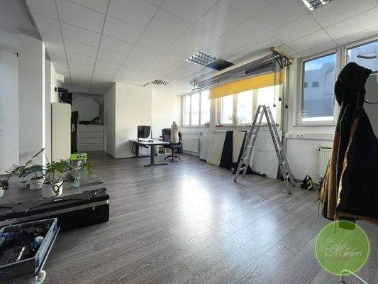 WOW! Ein Büro mit guter natürlicher Beleuchtung.