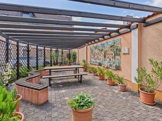 Terrasse im Innenhof