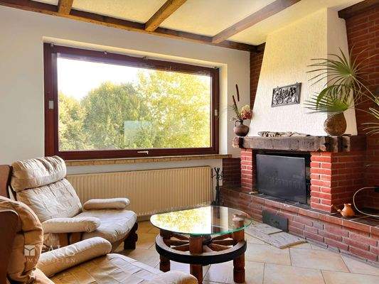 Wohnbereich_Kamin_EG