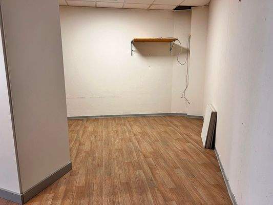 06 Verkaufsraum - Büro (23)