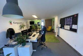Eingangsbereich/ Büro