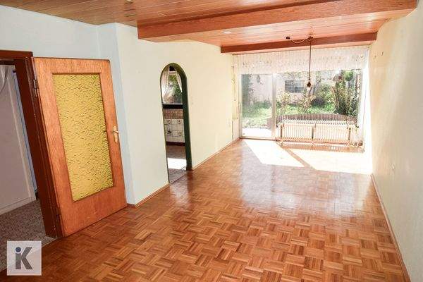 Wohnzimmer mit Terrassenausgang