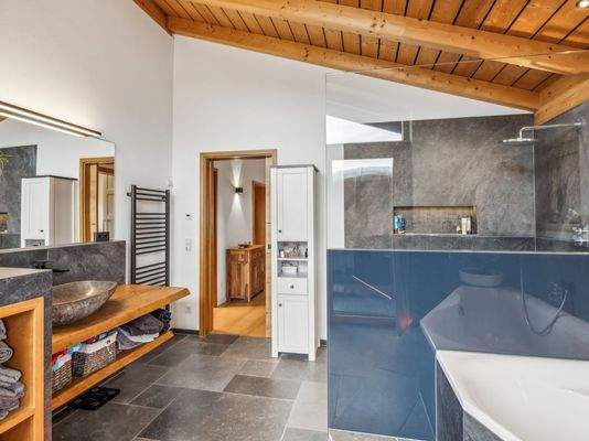 Badezimmer DG Ansicht II