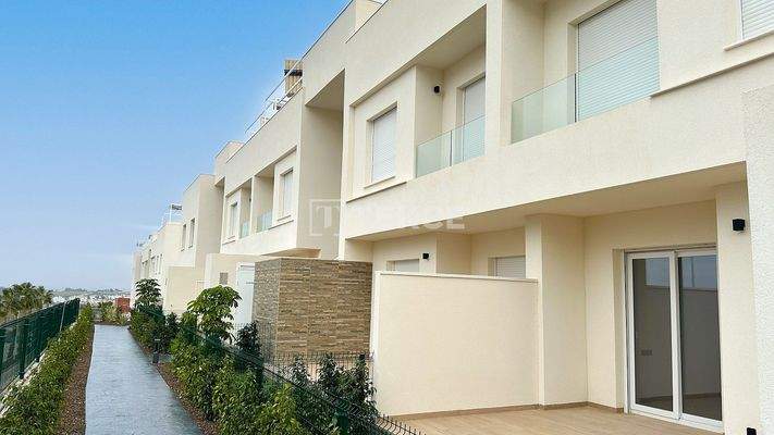 Contemporary Golf Apartments in Algorfa Costa Blanca