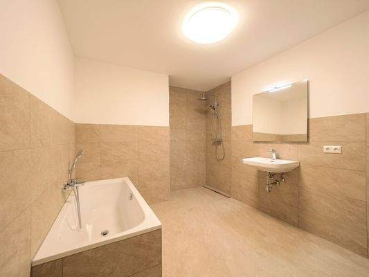 Badezimmer l Musterwohnung