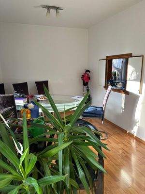 Essbereich mit Durchreiche Küche.jpg