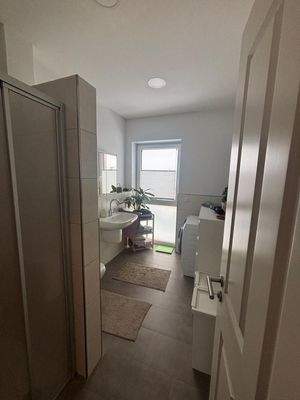 Bild Badezimmer 1.JPG