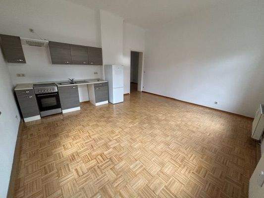 Zimmer 2.1 mit Küche.jpg