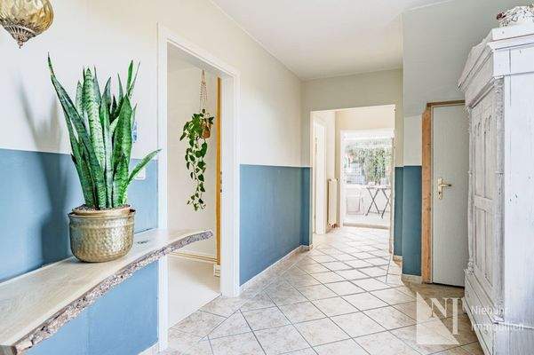 Lichtdurchfluteter Eingangsflur 