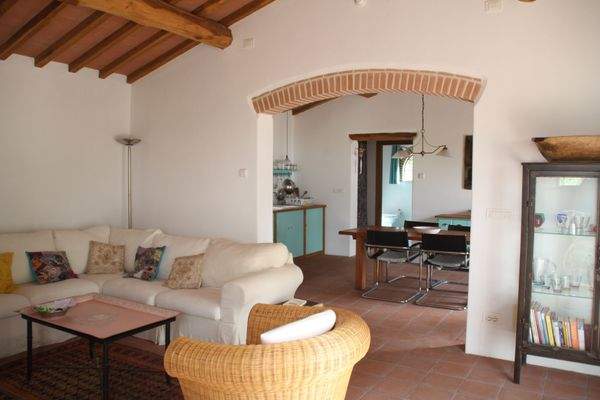 Wohnzimmer mit Blick zur Küche