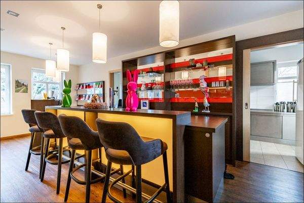 Erdgeschoss - Rezeption + Bar