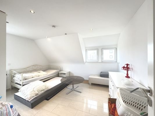 Schlafzimmer 3