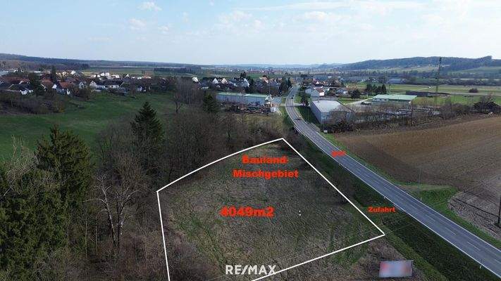 Drohenansicht Osten Info