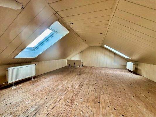 Großer Bereich über der Wohnung