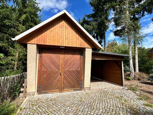 Garage mit Carport