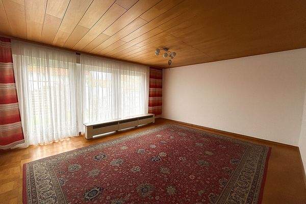 Wohnzimmer mit KI geleert