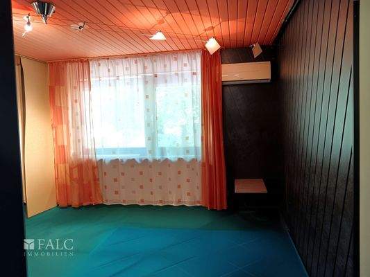 Schlafzimmer im EG 1 - Verbessert - (KI generiert)